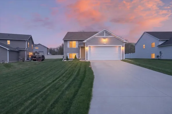$329,900 | 603 Independence Avenue, Jackson, MI 49201