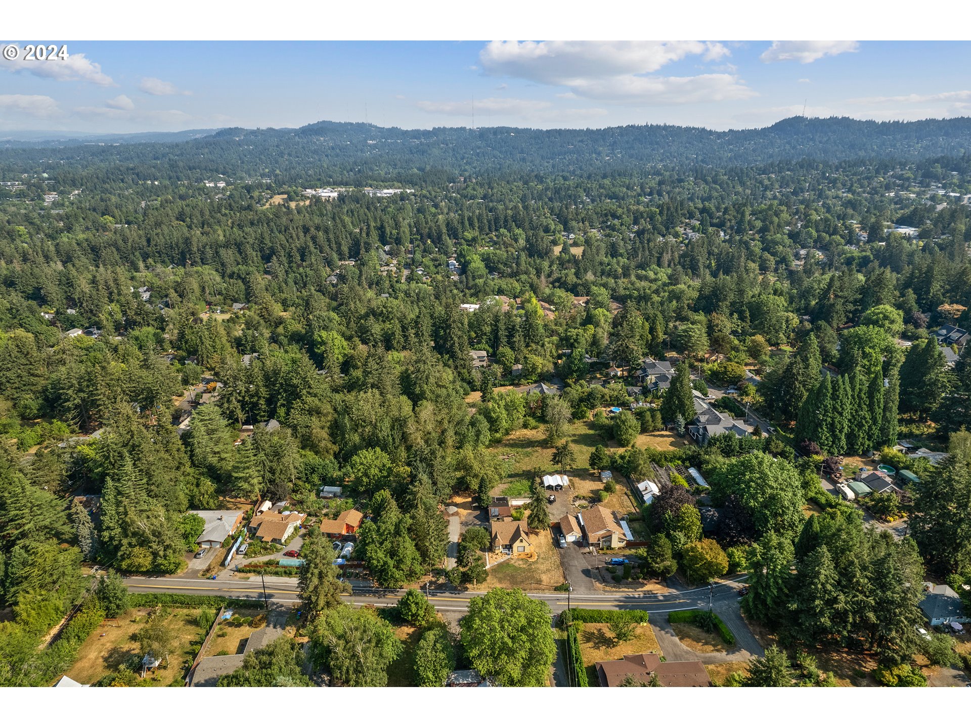 5857 Southwest Garden Home Road Portland, OR 97219 - Photo 11 of 12 Gallery Image 11