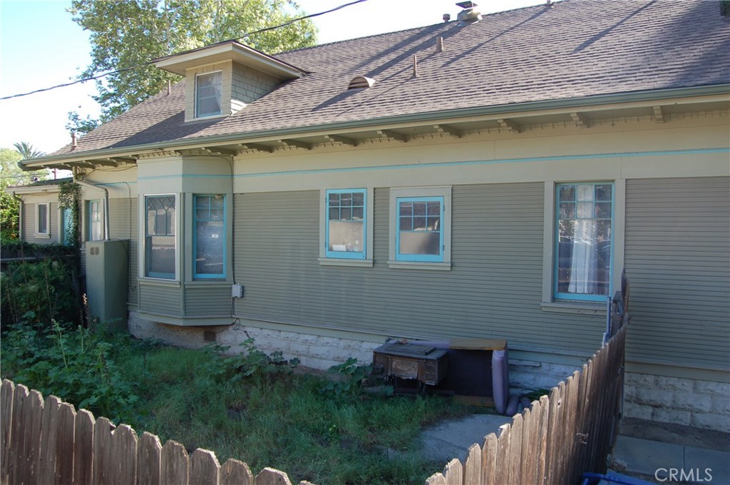 4160 Chestnut Street Riverside, CA 92501 - Photo 39 of 39 a front view of a house with garden