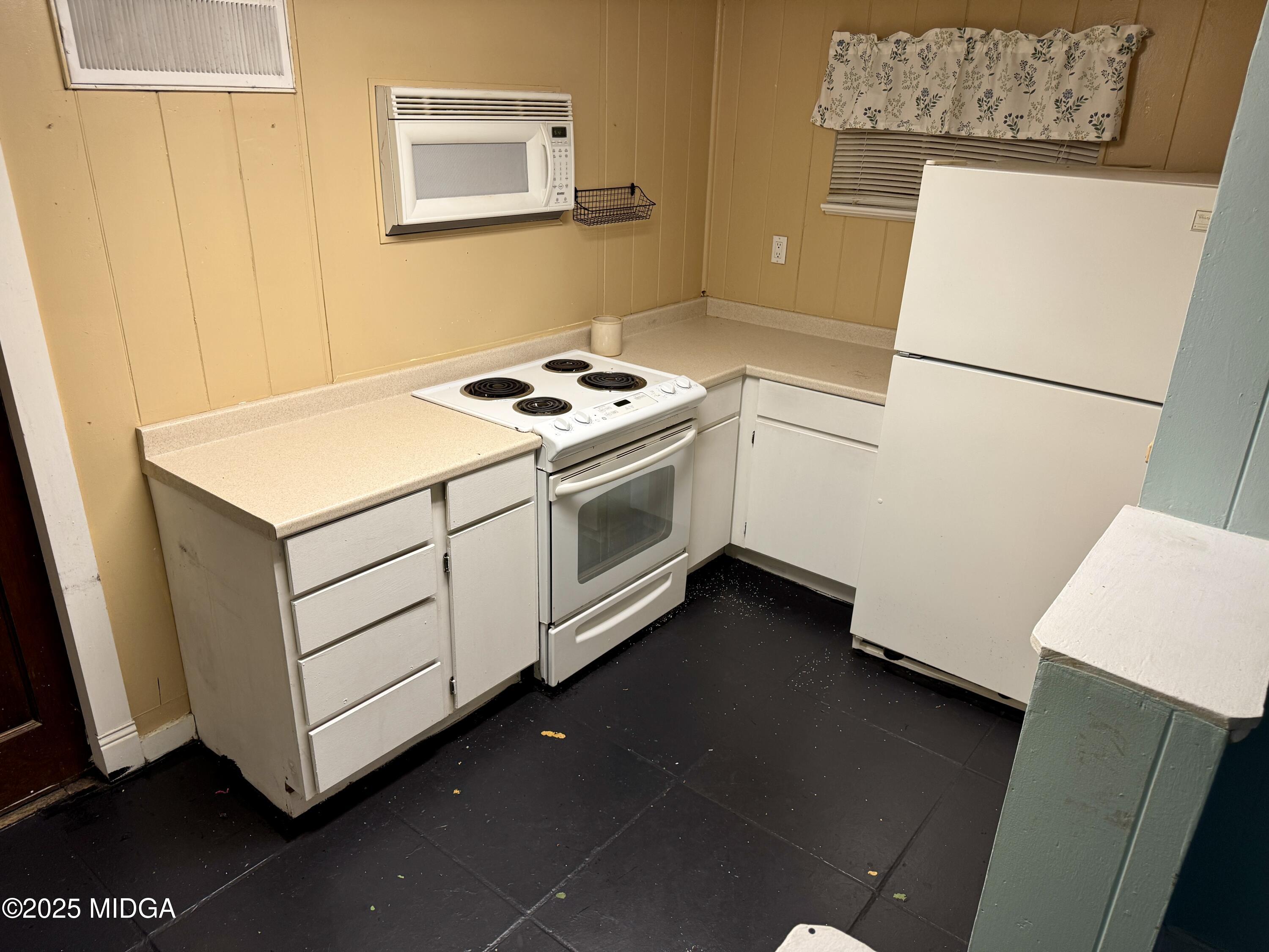 3408 Ridge Avenue Macon, GA 31204 - Photo 22 of 25 Apt Kitchen