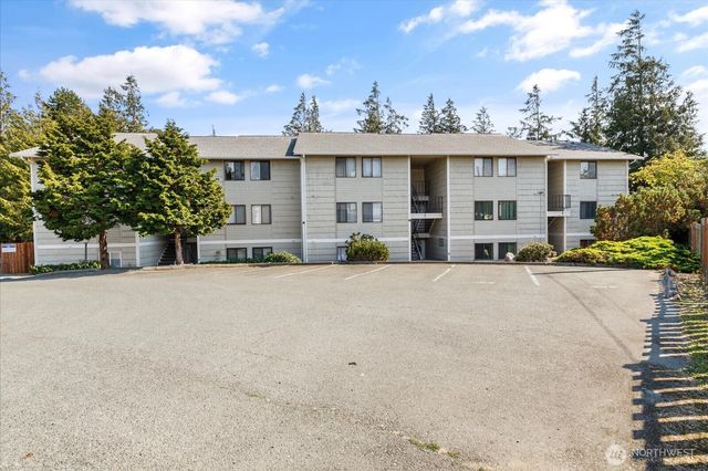 $250,000 | 91 Southeast 11th Avenue, Unit 104, Oak Harbor, WA 98277