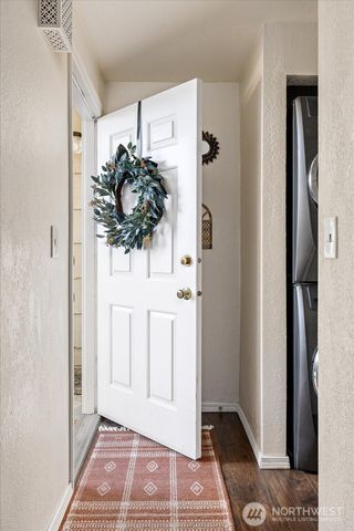 a view of entryway with a rug