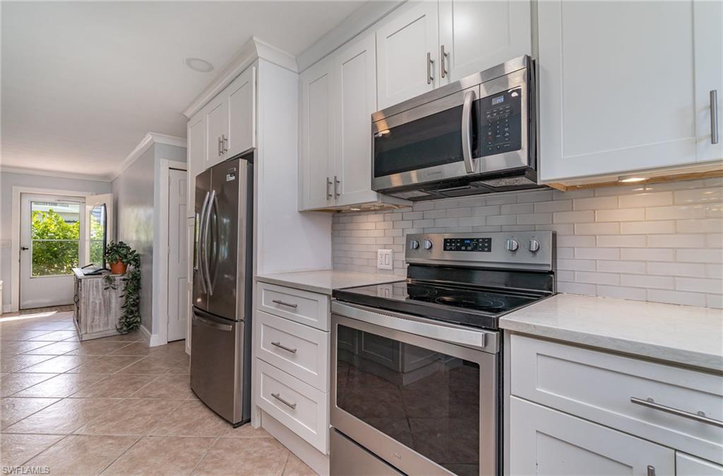 4826 Gary Road Bonita Springs, FL 34134 - Photo 12 of 24 Newer appliances!