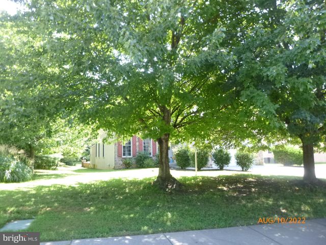 $652,500 | 421 Baileys Run Lane, Springfield, PA 19064