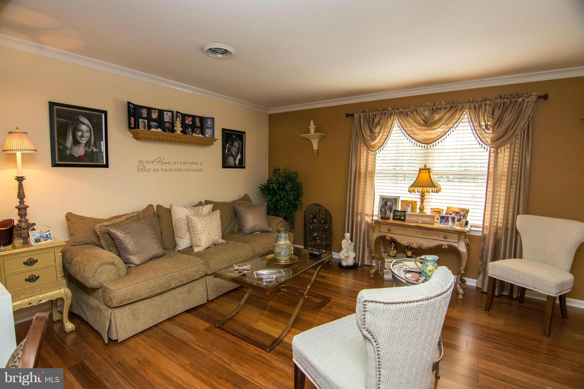 700 Appomattox Road West Davidsonville, MD 21035 - Photo 15 of 30 Living Room