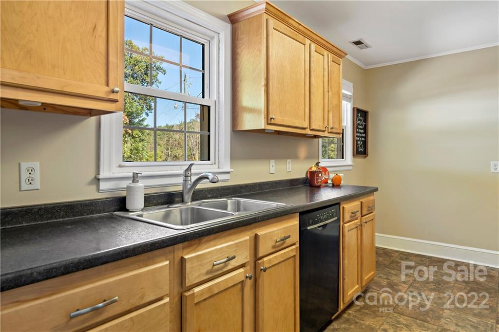 1380 Henry Mc Call Road Marion, NC 28752 - Photo 13 of 33 Gallery Image 13