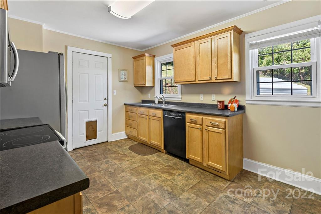 1380 Henry Mc Call Road Marion, NC 28752 - Photo 14 of 33 Gallery Image 14