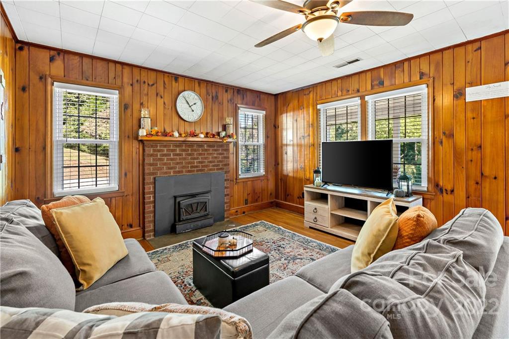 1380 Henry Mc Call Road Marion, NC 28752 - Photo 9 of 33 Gallery Image 9