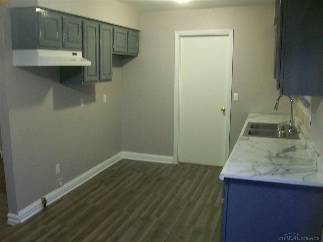 2627 Bridget Avenue Rochester Hills, MI 48307 - Photo 18 of 35