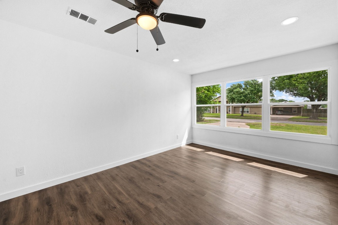 1506 Oaks Drive Pasadena, TX 77502 - Photo 15 of 20