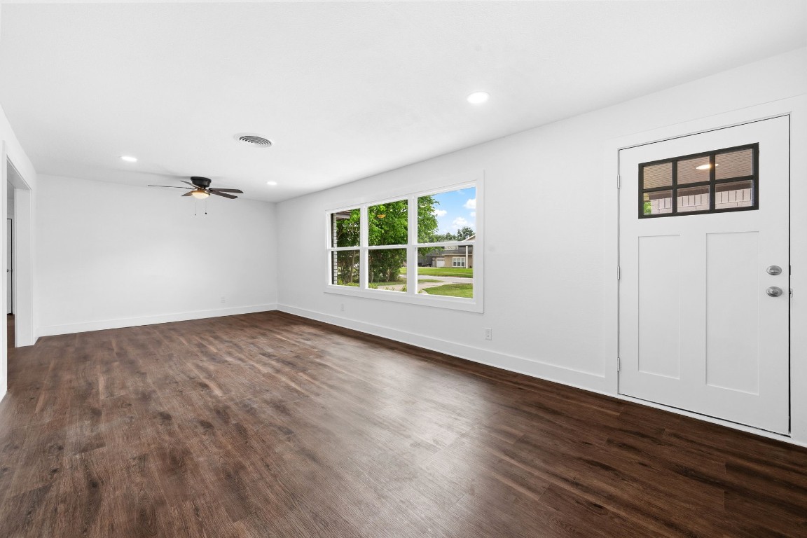 1506 Oaks Drive Pasadena, TX 77502 - Photo 9 of 20