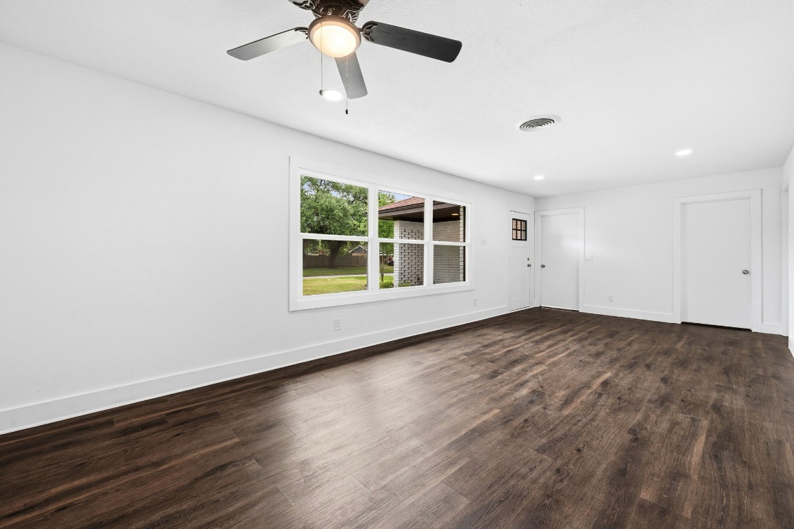 1506 Oaks Drive Pasadena, TX 77502 - Photo 10 of 20