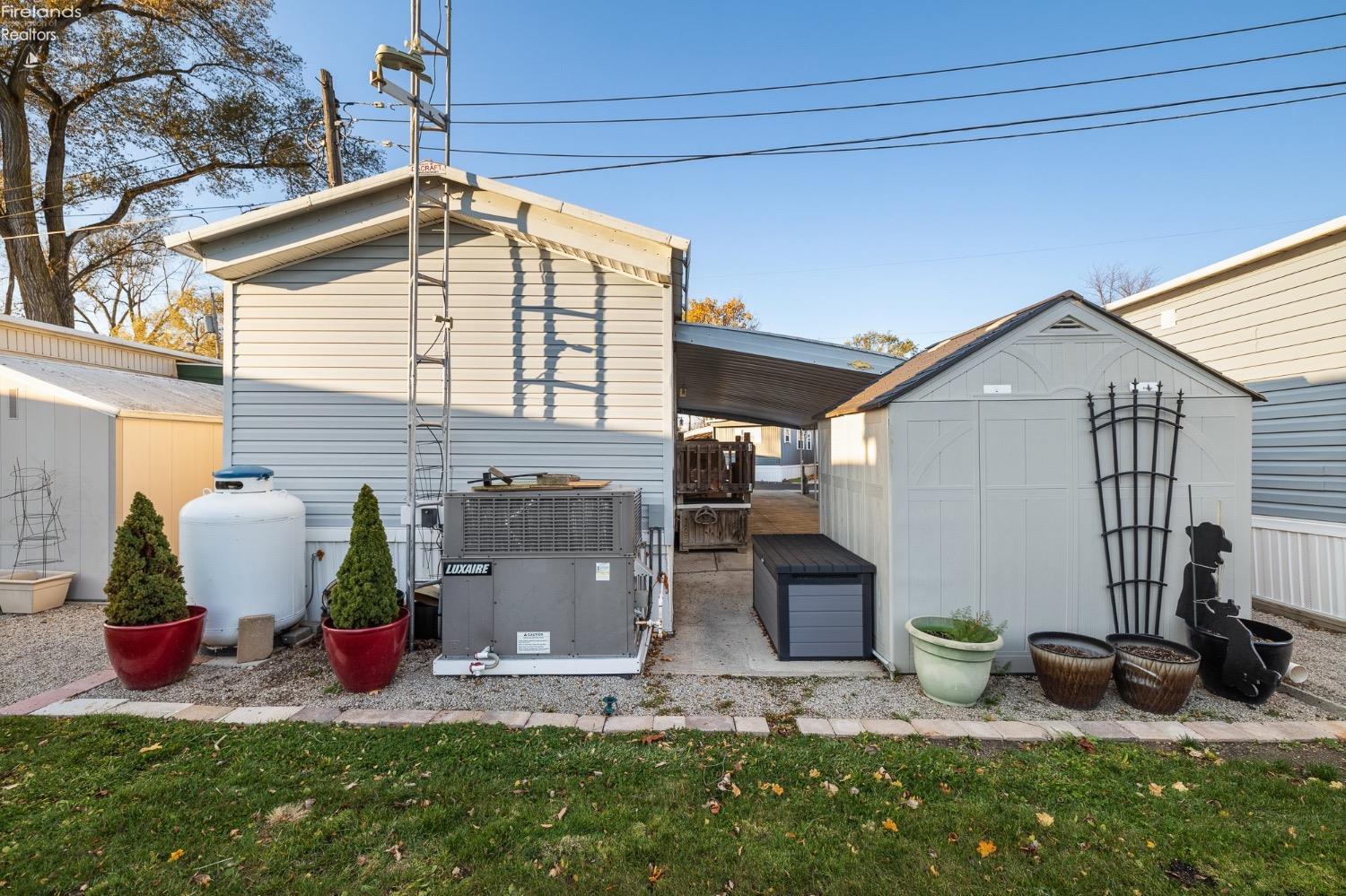 1623 Northeast Catawba Road, Unit 134 Port Clinton, OH 43452 - Photo 6 of 35 Gallery Image 6