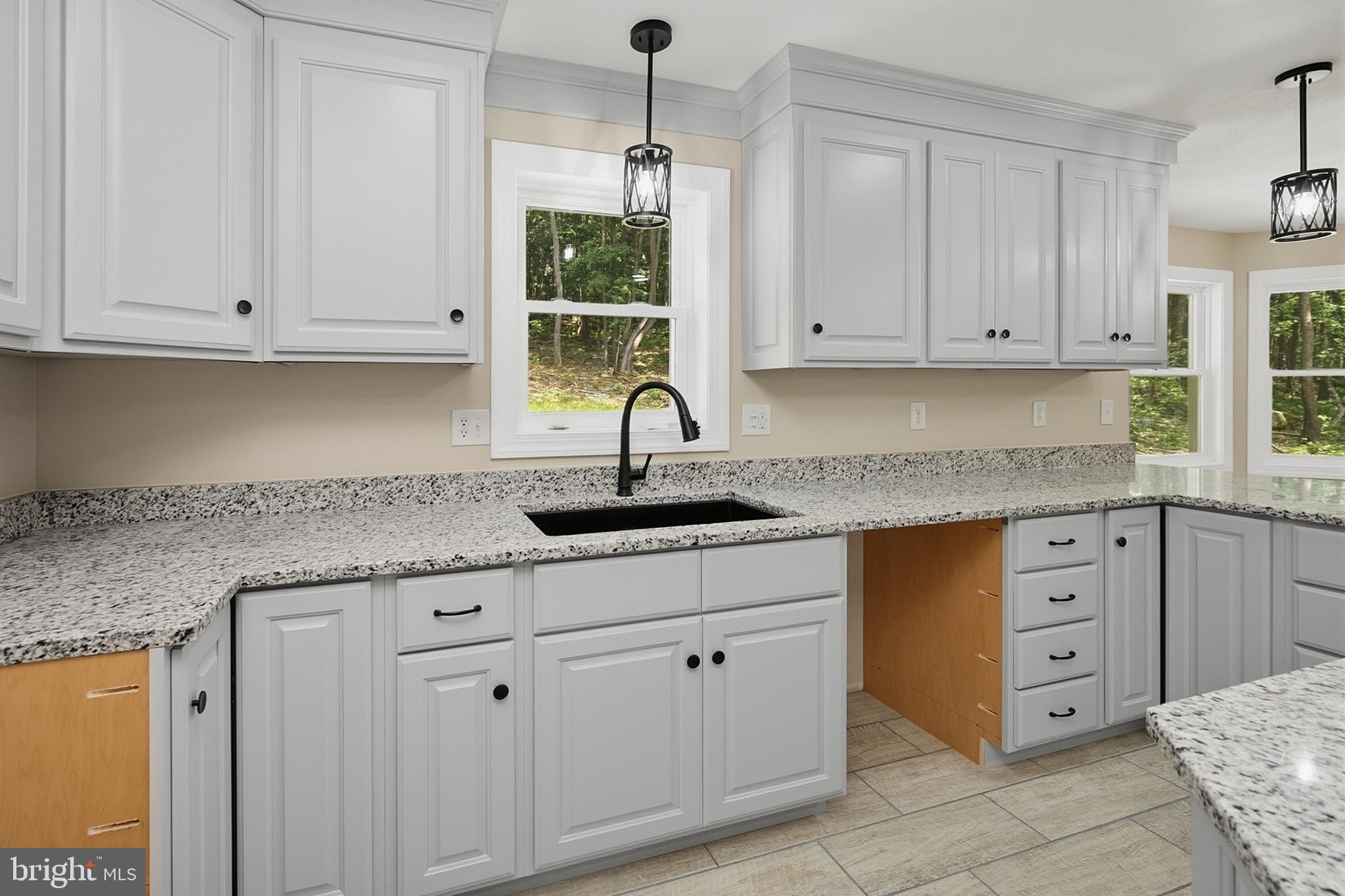 114 Dripping Spring Road Morgantown, WV 26508 - Photo 39 of 88 Main Floor Kitchen