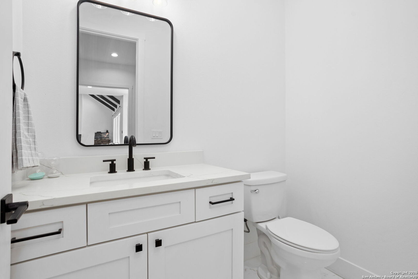 2152 Palomino Bandera, TX 78003 - Photo 25 of 36