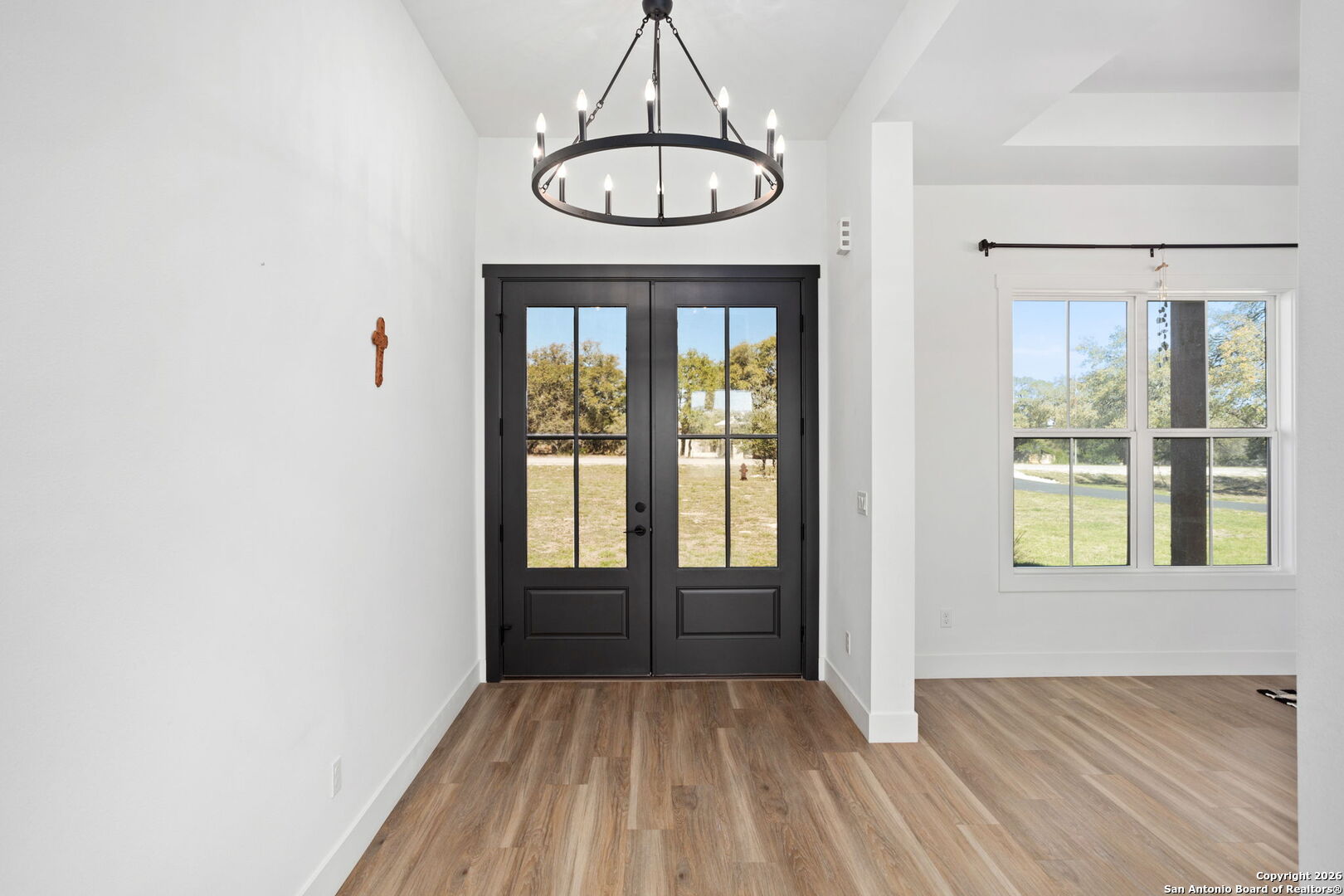 2152 Palomino Bandera, TX 78003 - Photo 4 of 36