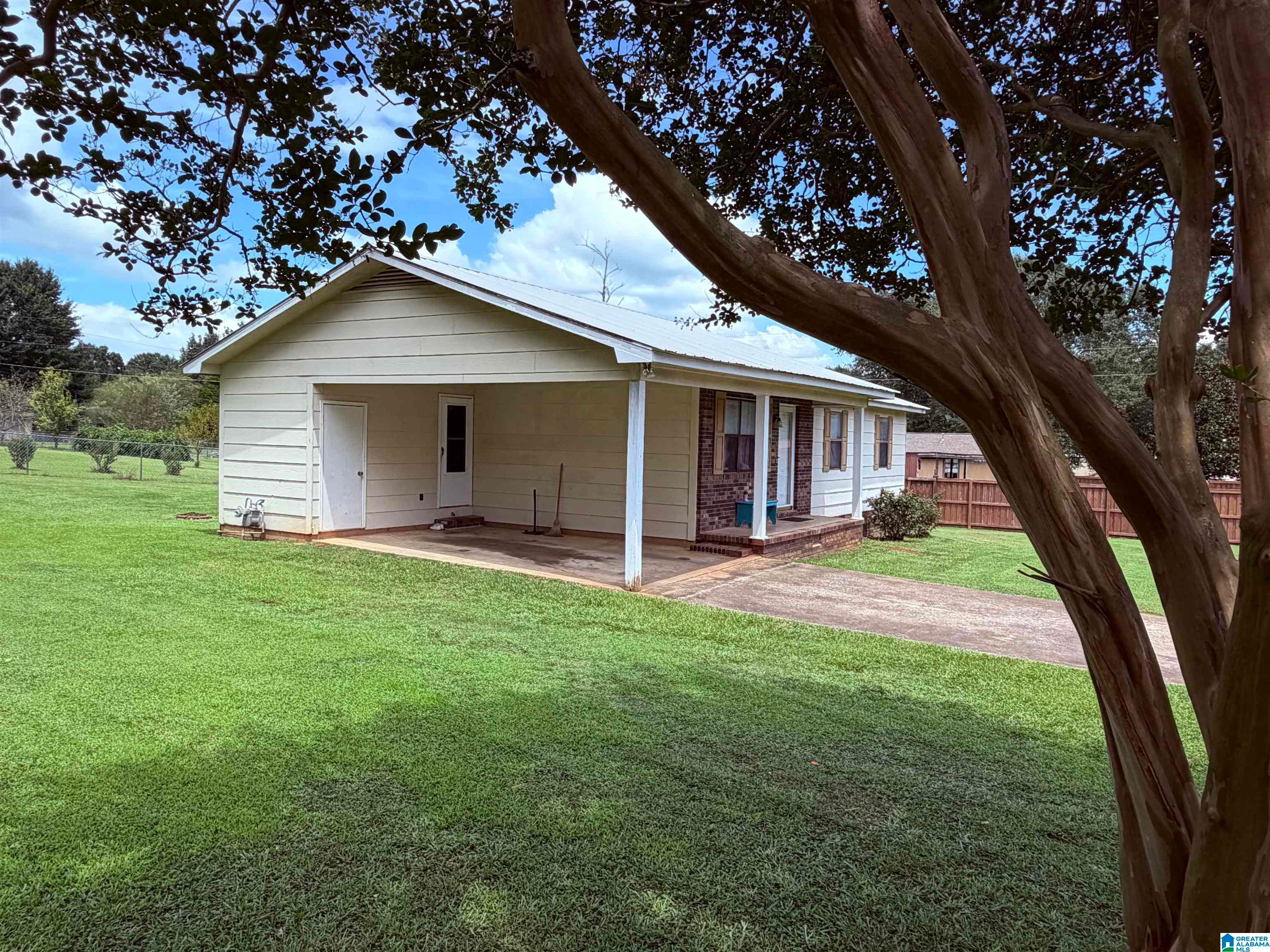1227 Buckelew Bridge Road Anniston, AL 36207 - Photo 6 of 30 Gallery Image 6