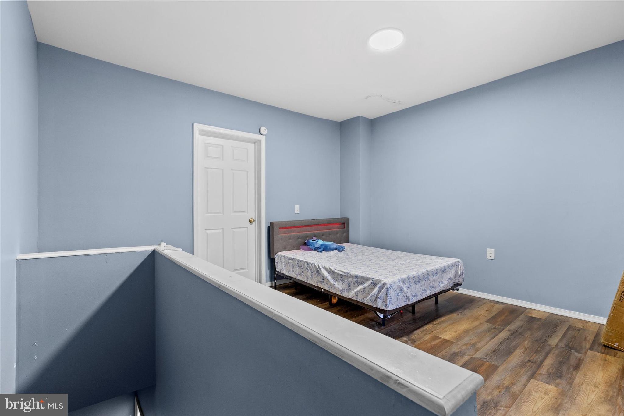 826 South Beaver Street York, PA 17403 - Photo 14 of 26 a bedroom with two beds and a window