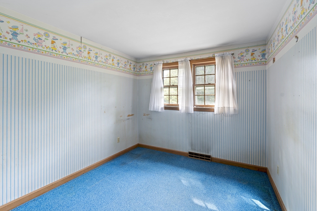8 Galloway Road Chelmsford, MA 01824 - Photo 11 of 21