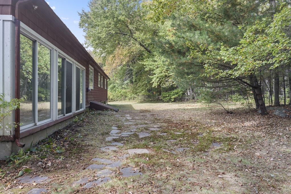 8 Galloway Road Chelmsford, MA 01824 - Photo 18 of 21