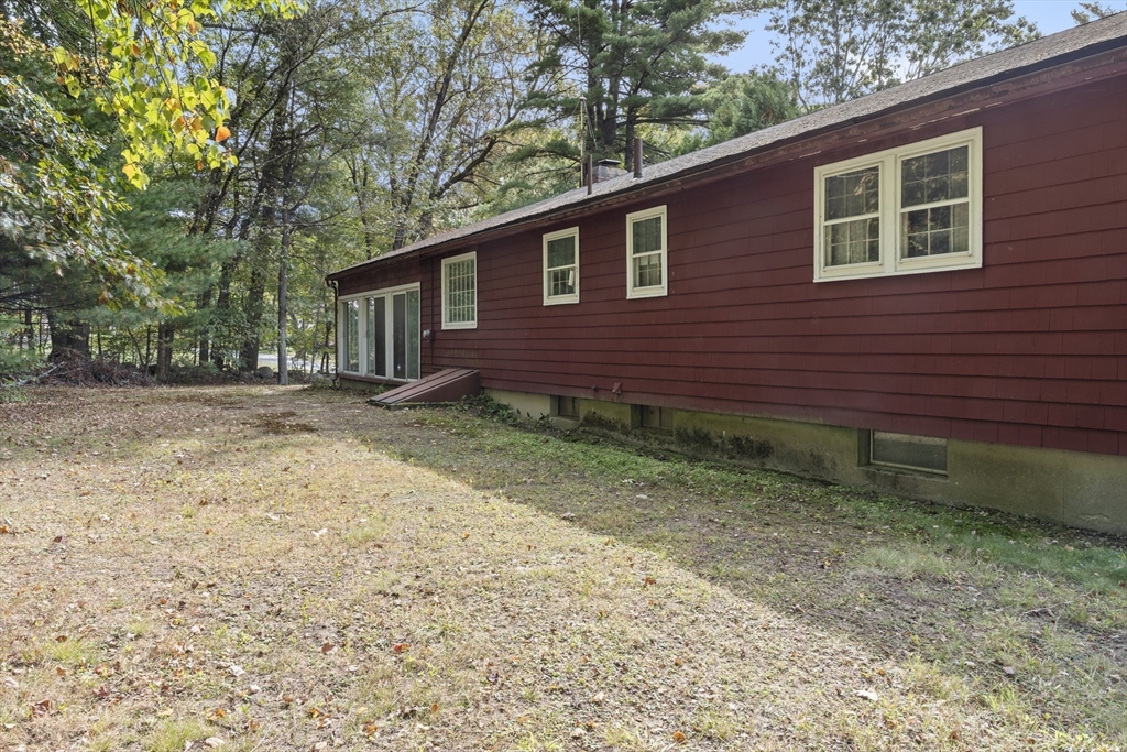 8 Galloway Road Chelmsford, MA 01824 - Photo 19 of 21