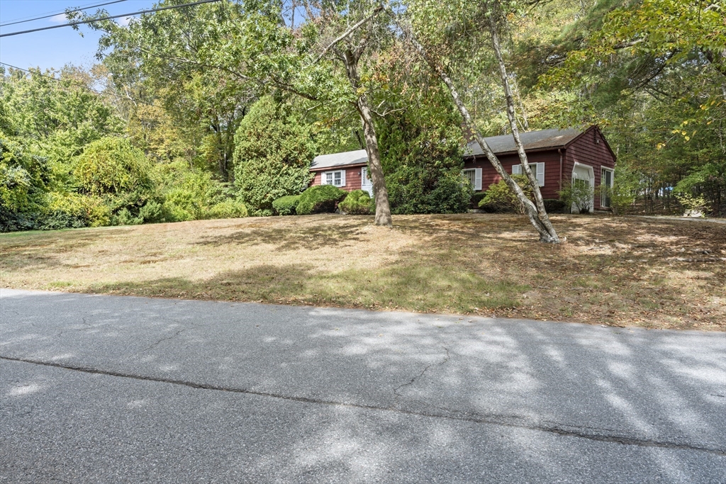 8 Galloway Road Chelmsford, MA 01824 - Photo 2 of 21