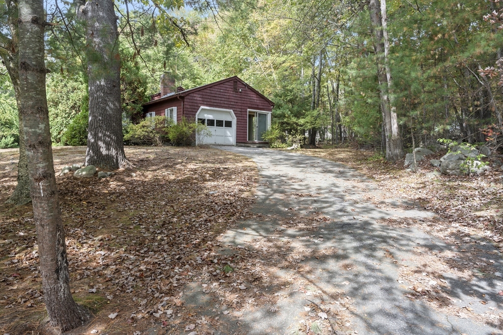 8 Galloway Road Chelmsford, MA 01824 - Photo 3 of 21