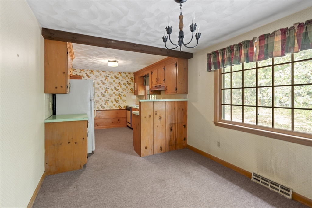 8 Galloway Road Chelmsford, MA 01824 - Photo 6 of 21