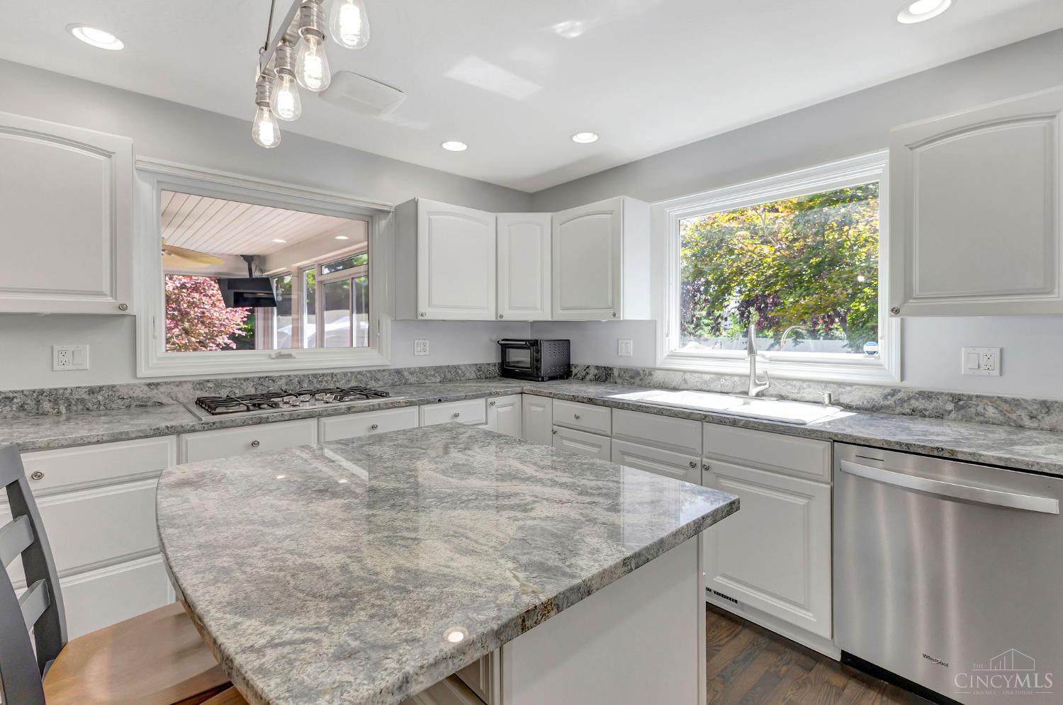 5780 Oakridge Road Hamilton, OH 45011 - Photo 8 of 69