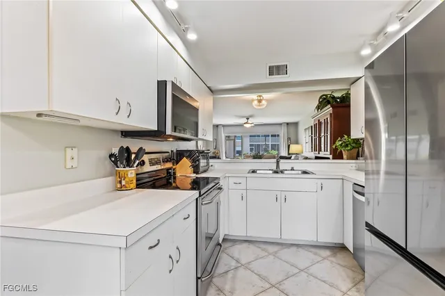 $290,000 | 120 Pebble Shores Drive, Unit 101, Naples, FL 34110