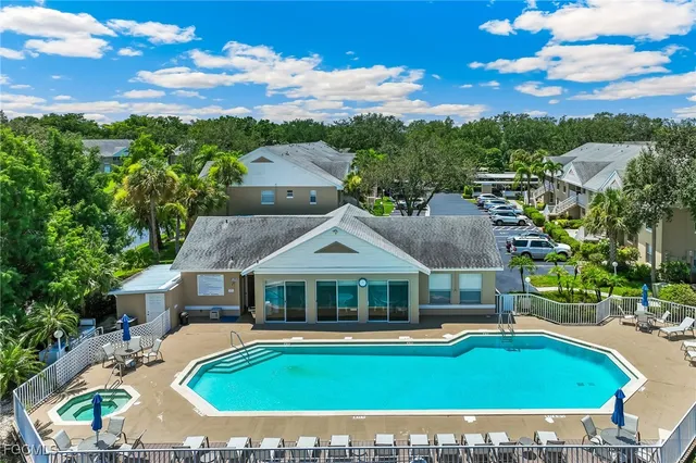 $290,000 | 120 Pebble Shores Drive, Unit 101, Naples, FL 34110