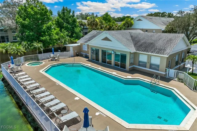 $290,000 | 120 Pebble Shores Drive, Unit 101, Naples, FL 34110