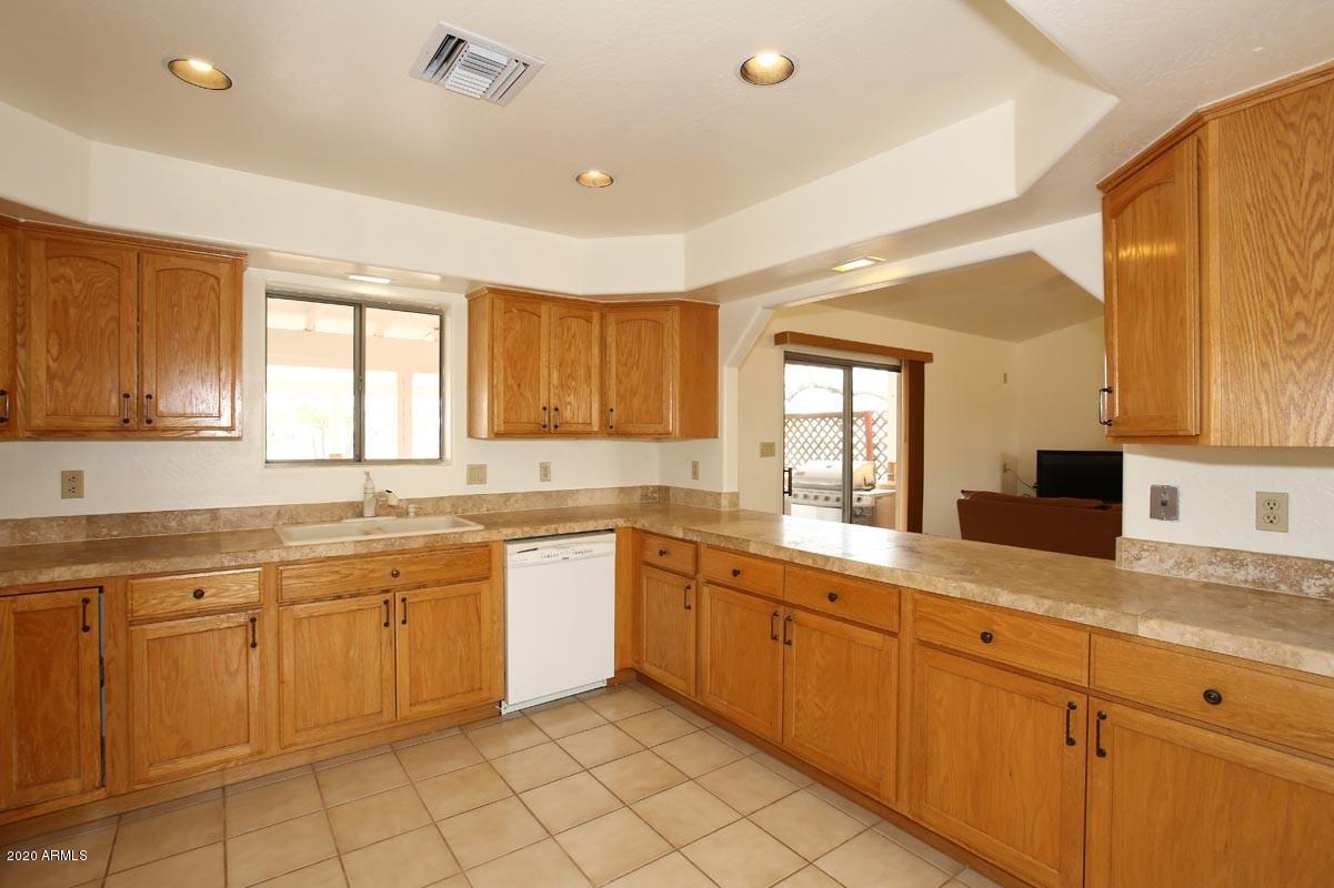 2331 West Irvine Road Phoenix, AZ 85086 - Photo 33 of 50 Kitchen3 (1)