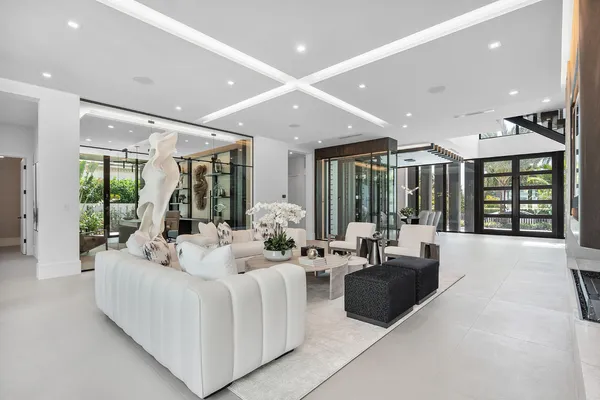 $20,000,000 | 169 Coconut Palm Road, Boca Raton, FL 33432