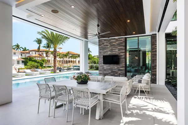 $20,000,000 | 169 Coconut Palm Road, Boca Raton, FL 33432
