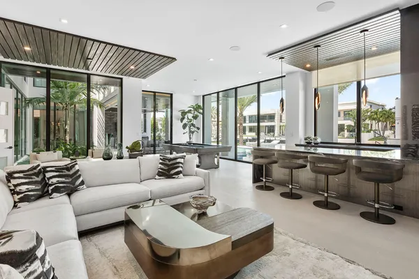 $20,000,000 | 169 Coconut Palm Road, Boca Raton, FL 33432
