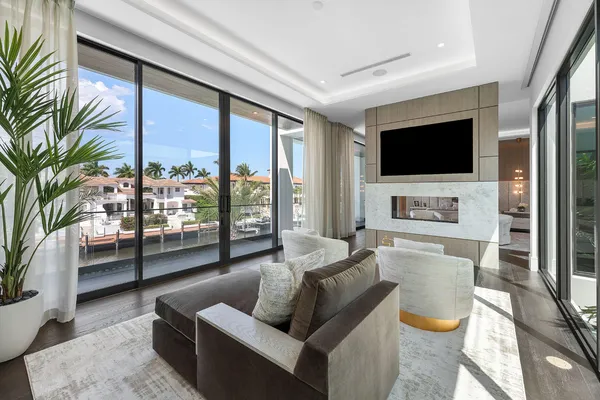 $20,000,000 | 169 Coconut Palm Road, Boca Raton, FL 33432