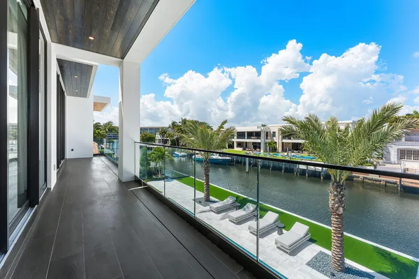 $20,000,000 | 169 Coconut Palm Road, Boca Raton, FL 33432