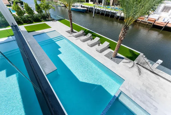 $20,000,000 | 169 Coconut Palm Road, Boca Raton, FL 33432