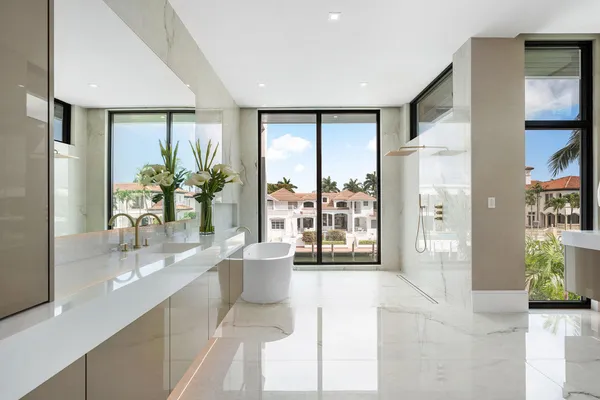 $20,000,000 | 169 Coconut Palm Road, Boca Raton, FL 33432