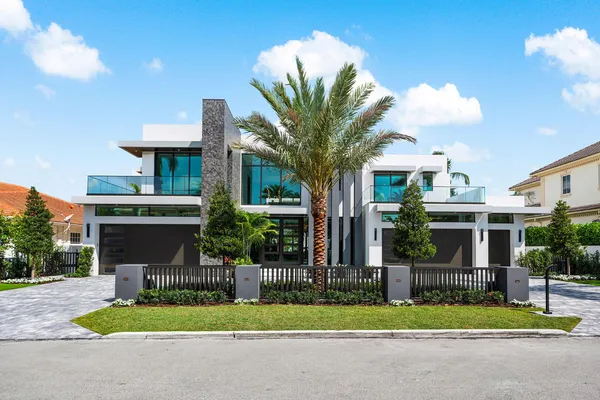 $20,000,000 | 169 Coconut Palm Road, Boca Raton, FL 33432