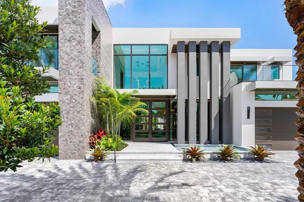 $20,000,000 | 169 Coconut Palm Road, Boca Raton, FL 33432