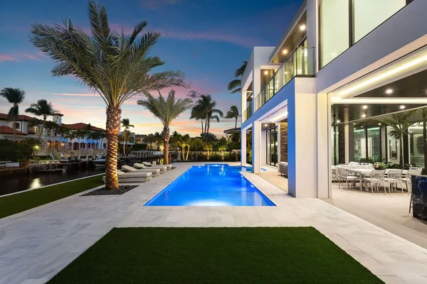 $20,000,000 | 169 Coconut Palm Road, Boca Raton, FL 33432