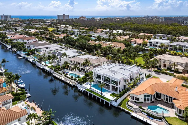 $20,000,000 | 169 Coconut Palm Road, Boca Raton, FL 33432