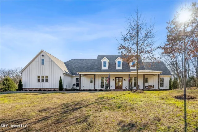 $725,000 | 8811 Cole Road, Olive Branch, MS 38654
