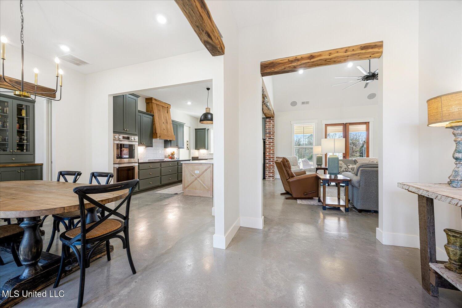 8811 Cole Road Olive Branch, MS 38654 - Photo 6 of 28 07-07-2747977sj-8811 Cole Rd