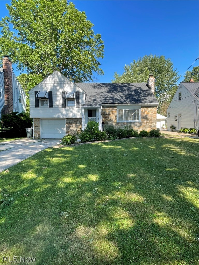 1663 Lyndhurst Road Lyndhurst, OH 44124 - Photo 3 of 45