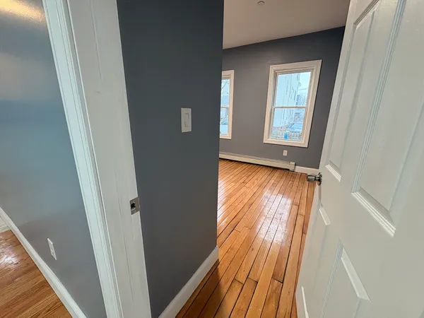 $2,950 | 25 Central Square, Unit 2, Brockton, MA 02301