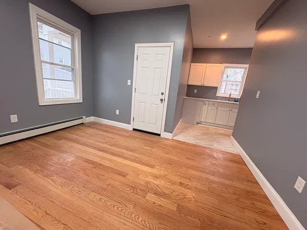 $2,950 | 25 Central Square, Unit 2, Brockton, MA 02301