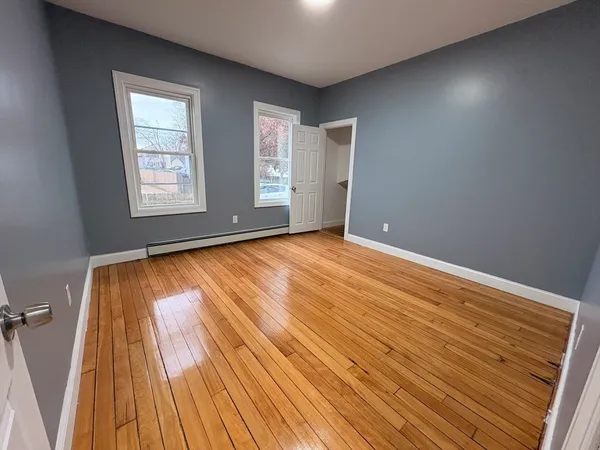 $2,950 | 25 Central Square, Unit 2, Brockton, MA 02301